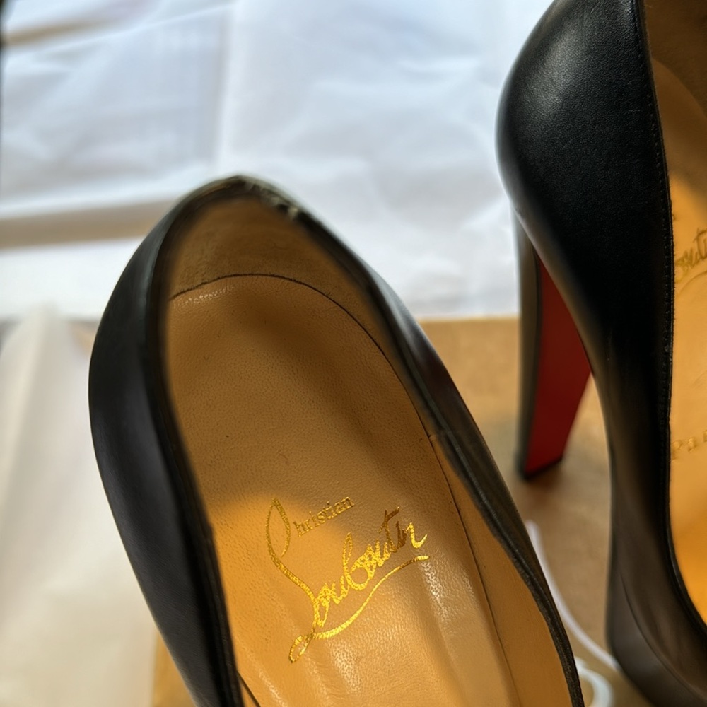 Red Bottoms - Picture 6 of 8